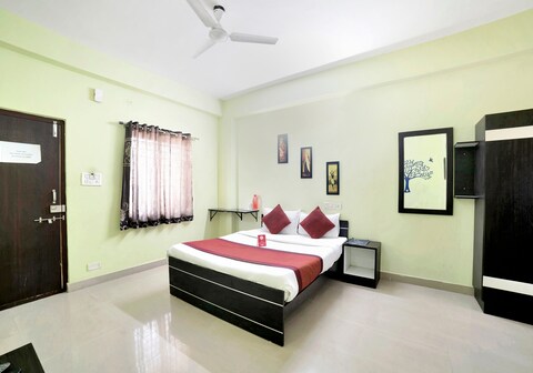 Hotel O Hitech Suites