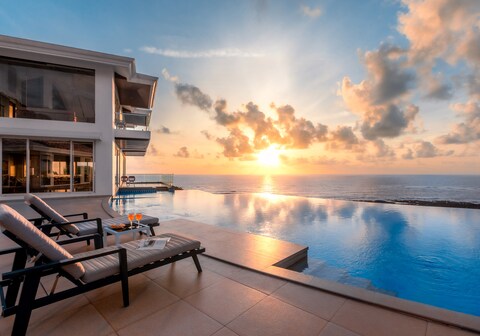 StayVista | Casa Bella - Kashid