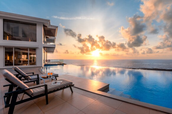 StayVista | Casa Bella - Kashid