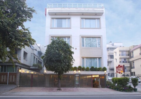 Alpina Hotels & Suites