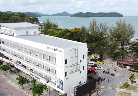 Cenang Plaza Beach Hotel