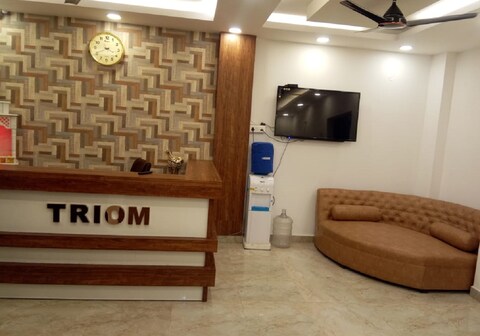 TRIOM HOTEL