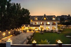 Robusta Retreat The Lake Side Resort, Srinagar, Srinagar Robusta Retreat The Lake Side Resort, Srinagar, Srinagar