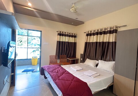 Hotel Chandralok Pure Veg Restaurant and lodge