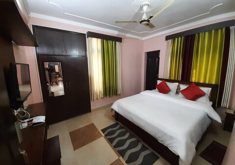 Hill View homes and Restaurant Near Bhimtal