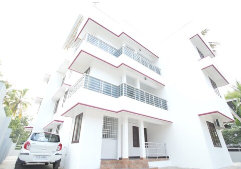 Hotel O Trivi Homestay