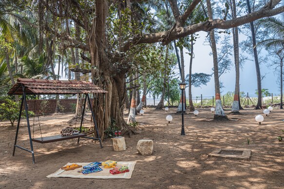 SaffronStays Bay Watch, Kelwa