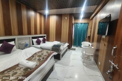 Vishnu Sarovar - 500 Mtrs from Temple, Badrinath Vishnu Sarovar - 500 Mtrs from Temple, Badrinath