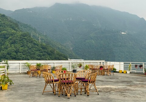 Bunk Hostel Rishikesh | Rooms & Dorms