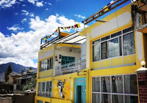 Himalayan Bunker Leh | Dorms & Guided Treks