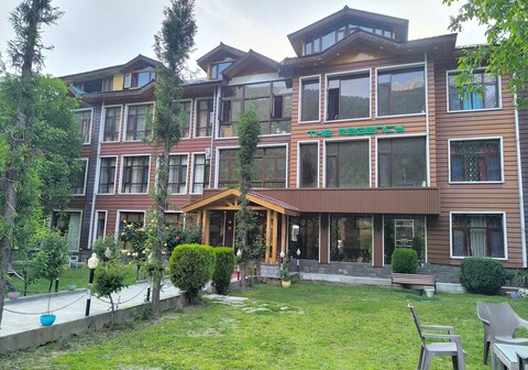 Palette Hotel Regency Valley View Pahalgam