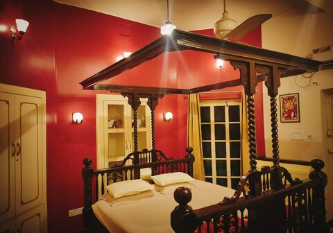 OH Kolkata - Sutanuti Homestay-Deluxe Suite