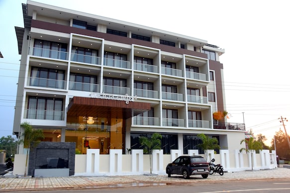 HOTEL SHARADA ELITE