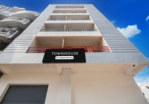 Super Townhouse Kumhrar Archeological Park Formerly Hotel Karuna Palace