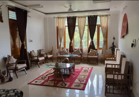 Cheebo homes - In btw the mountains