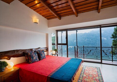 Lake View 2BHK close to Mall Road l Emerald Bay