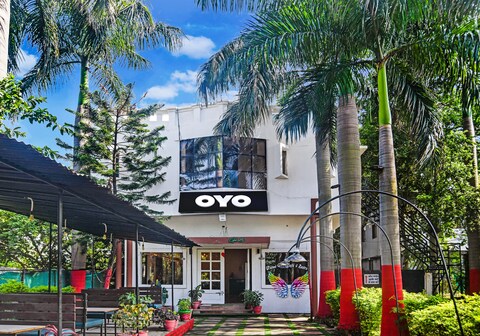 Hotel O Shree United Grills & Cafe Restro Rajendra Nagar station