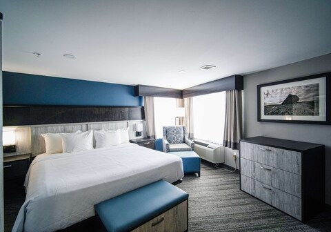 Best Western Plus Chocolate Lake Hotel