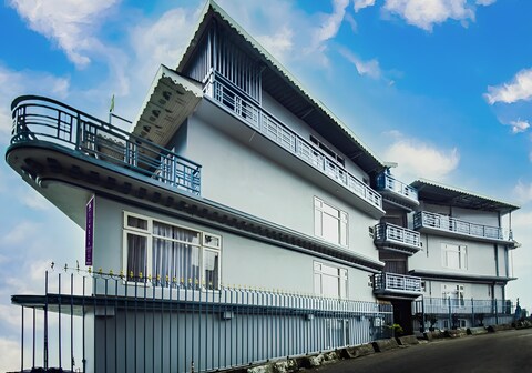 Mount Lungta Boutique Hotel & Spa ( Near Ghoom Railway Station)