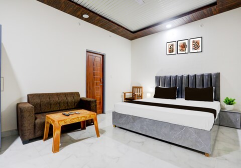 Super Hotel Aparna and Marriage Lawn