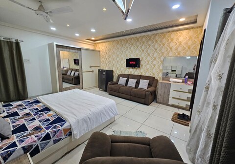 Spacious Luxury RK | Fully Equipped Cozy