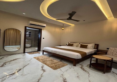 Villa Papillon by DanCenter | Pvt Pool | Jacuzzi | Kids Room | Udaipur