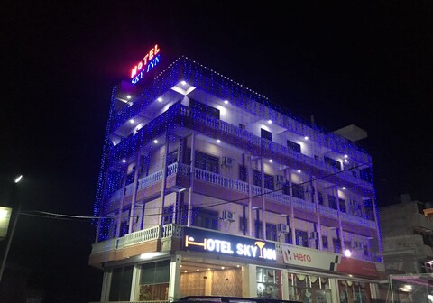 HOTEL SKY INN