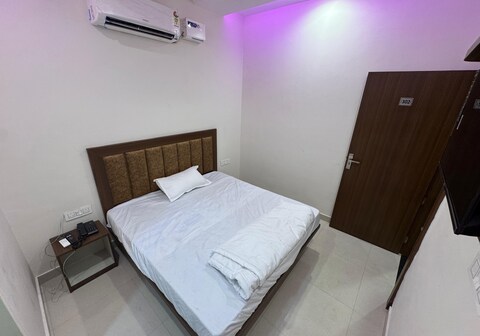 Hotel Four Ninety Nine