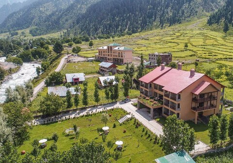 Heevan Villas Sonamarg - River Front Luxury