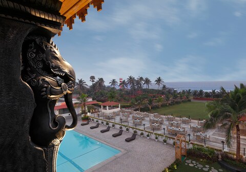 Palm Beach Hotel & Resort