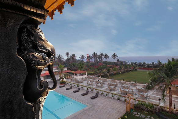 Palm Beach Hotel & Resort