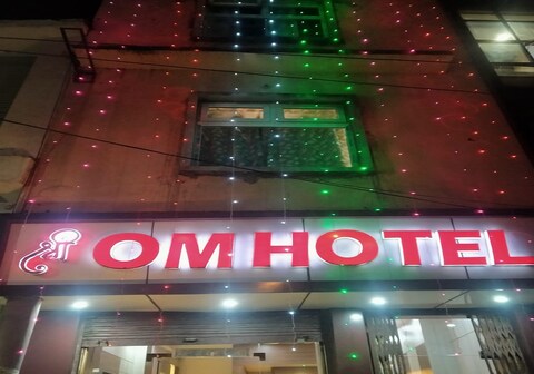 Shri Om Hotel