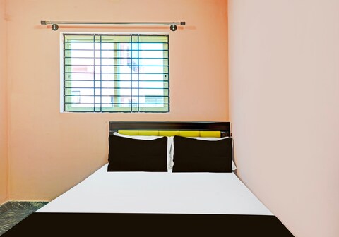 SPOT ON Sri Sai Lodging AND Boarding