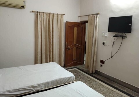 Hotel O Couples Friendly Hotel