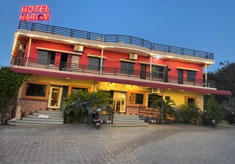 Hotel Hari Om Swimming Pool In Diu