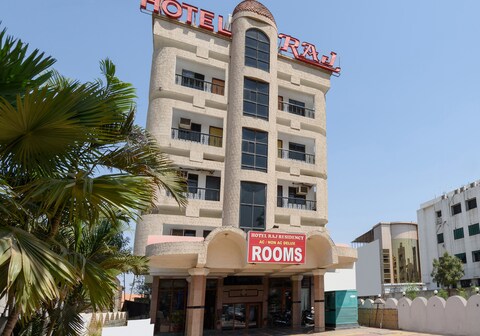HOTEL RAJ