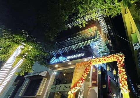 Casa Broadway