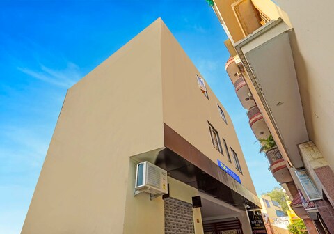 FabHotel Shri Vishwanath