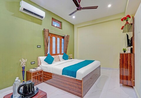 Hotel Pavitram