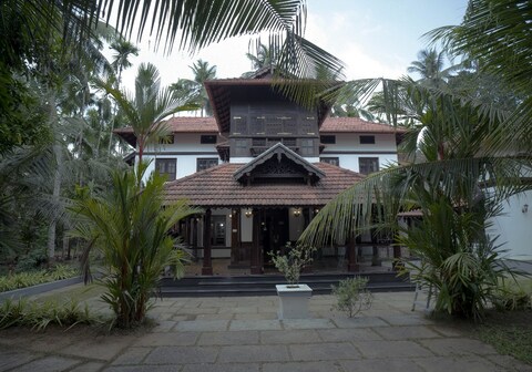 Poomuttam Heritage Village 4BHK