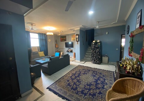 Fully Equiped Private Spacious 2 bedroom in Saket