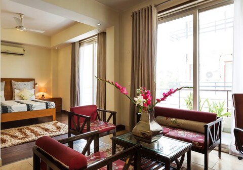 Perch Service Apartments - Sector 40