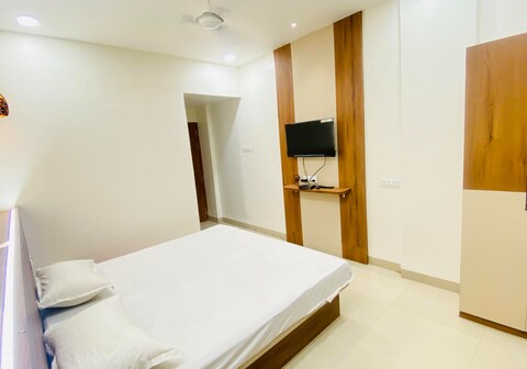 HOTEL SHREEMAN