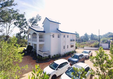 Sapphire Moonlight Villa