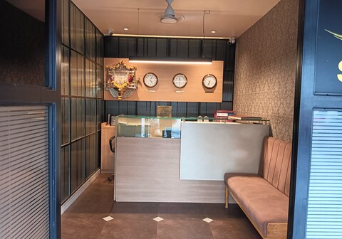 Hotel Samrat International