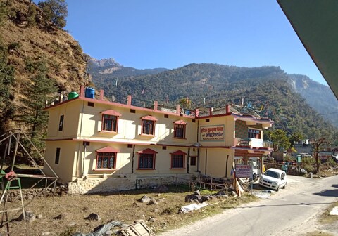 Hotel gurukripa palace
