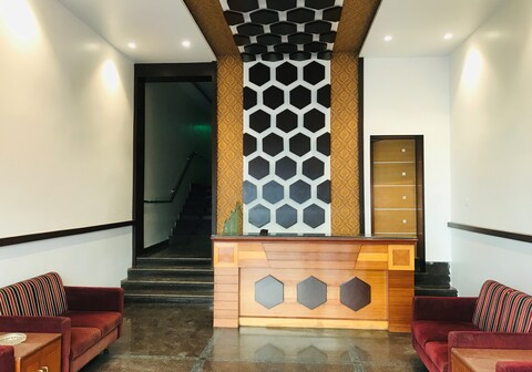 Hotel Naveed Residency