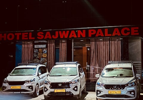 Hotel Sajwan Palace
