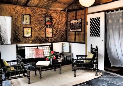 ASHWEM BEACH HOUSE (BANG ON THE BEACH)