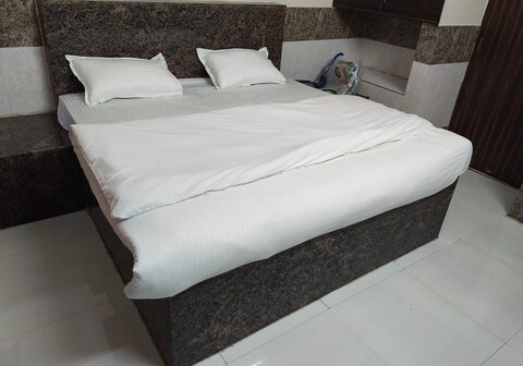 S K Resort & Marriage Garden